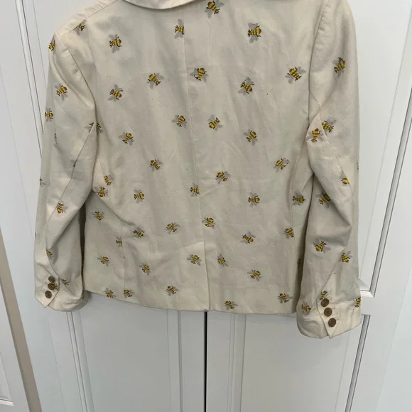 Elegant Cream Bee Pattern Blazer - Picture 2 of 2